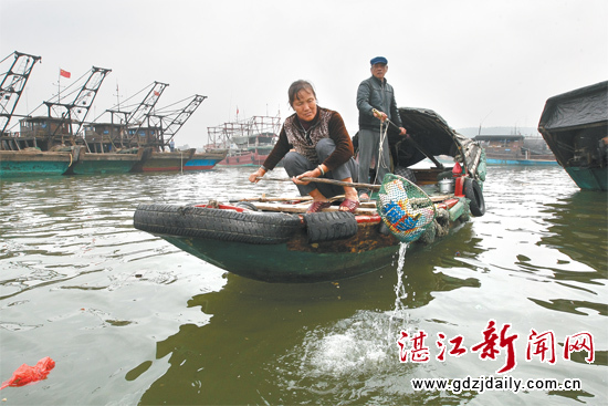 赞美哪些最美的人，也说海上垃圾"清道夫" 图